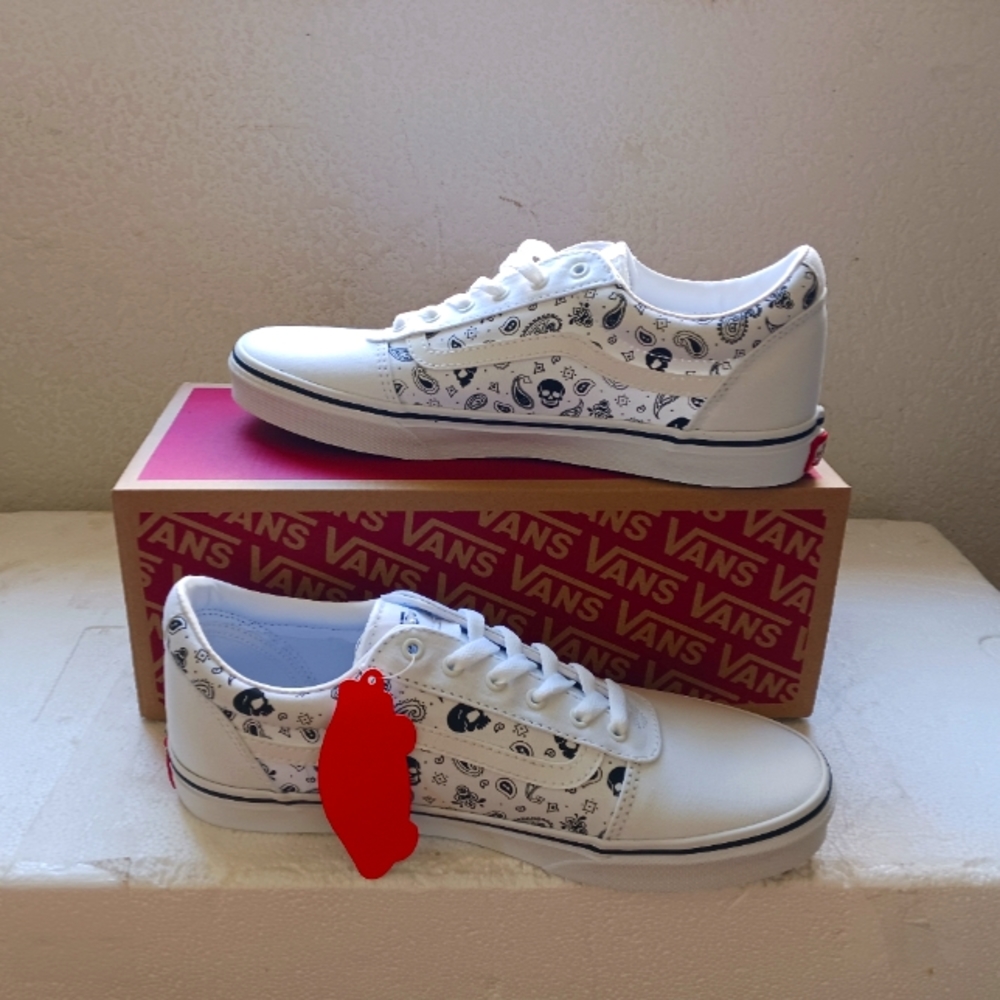 Vans - Picture 4 of 4